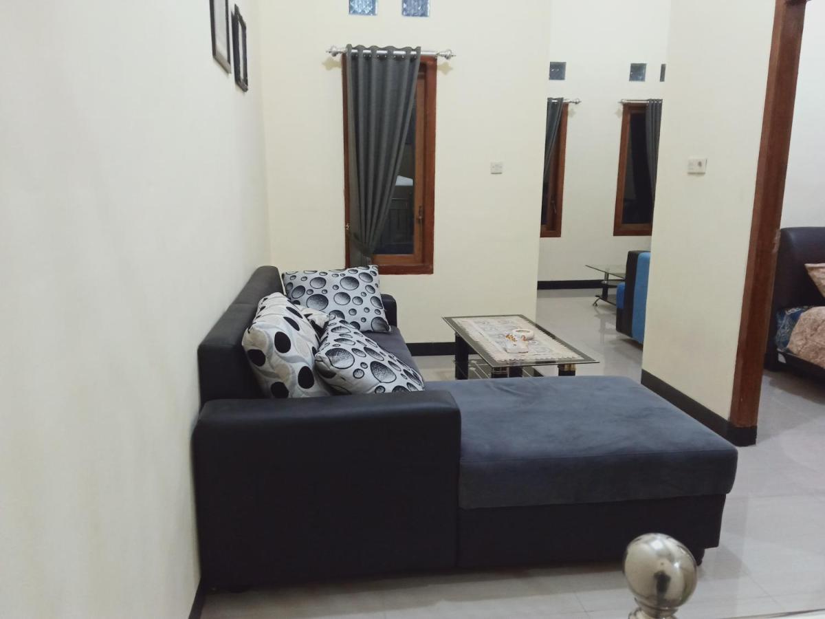 Widodaren Homestay Probolinggo Bagian luar foto