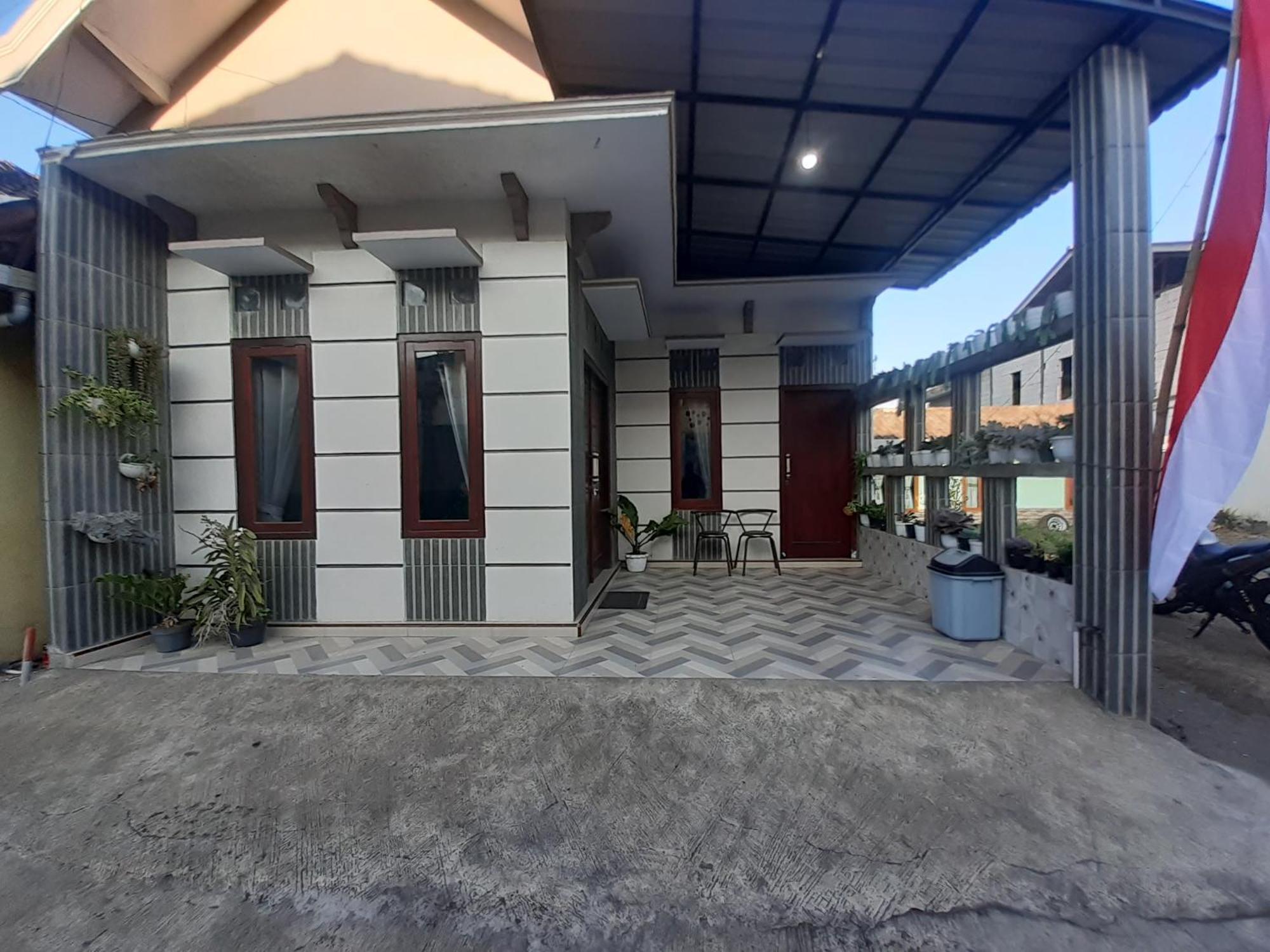 Widodaren Homestay Probolinggo Bagian luar foto